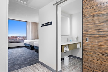 hampton inn kansas city downtown financial district