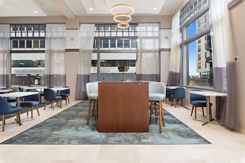 hampton inn kansas city downtown financial district