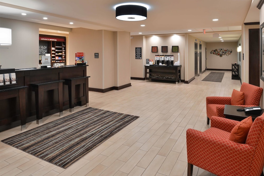 hampton inn and suites mount joy lancaster west