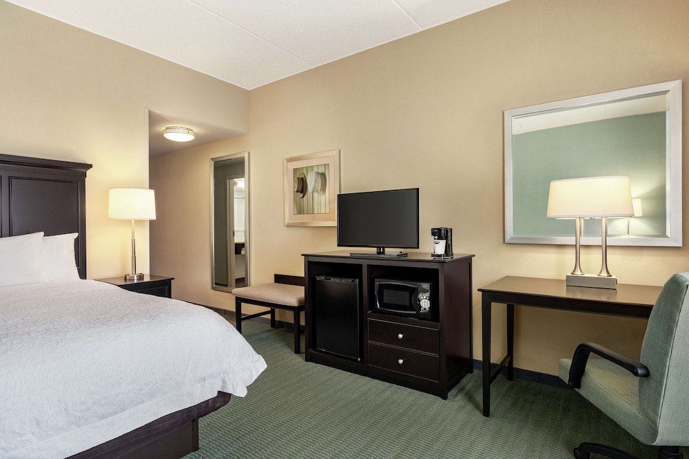 hampton inn and suites mount joy lancaster west