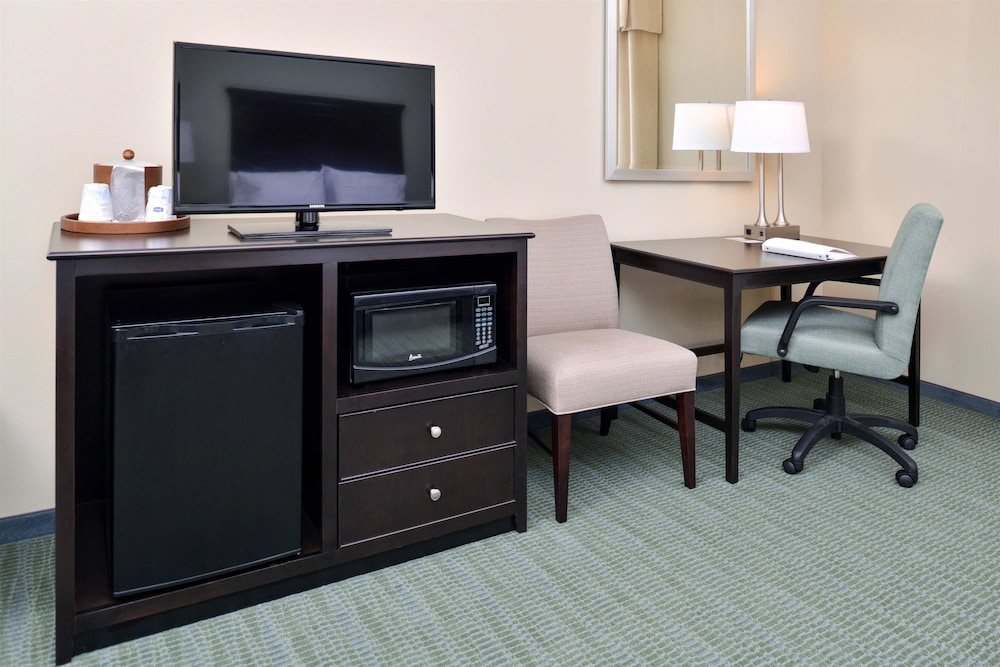 hampton inn and suites mount joy lancaster west