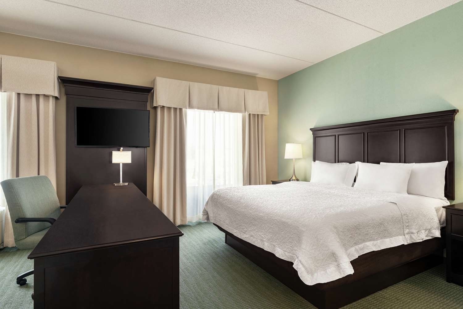 hampton inn and suites mount joy lancaster west