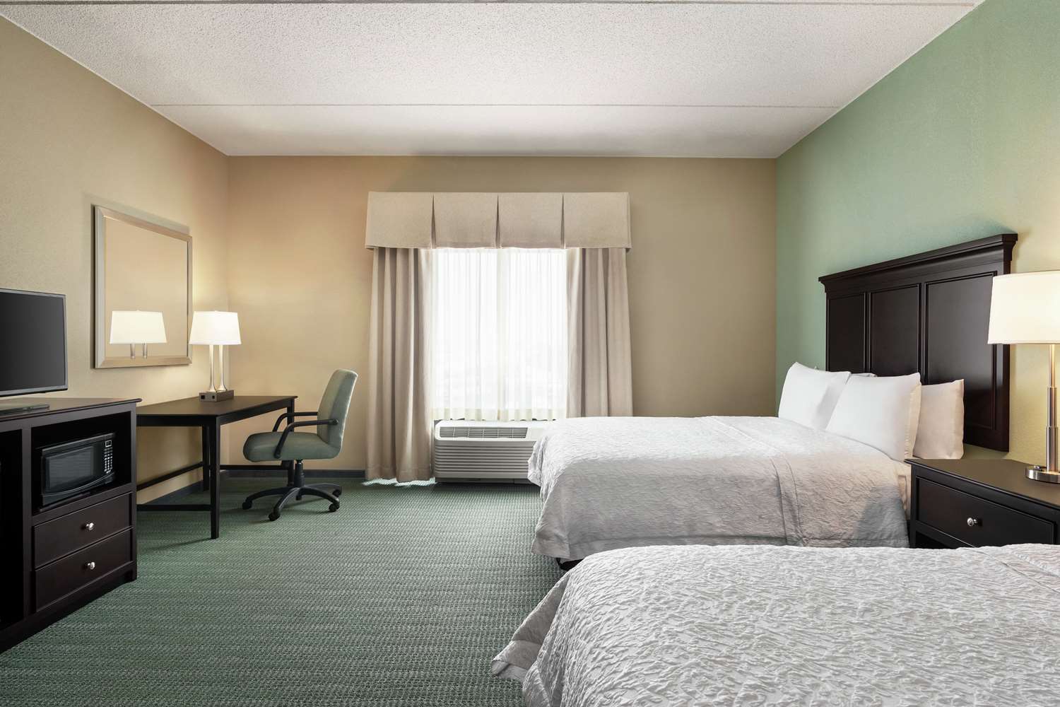 hampton inn and suites mount joy lancaster west