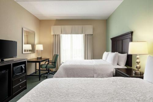 hampton inn and suites mount joy lancaster west