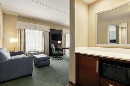 hampton inn and suites mount joy lancaster west