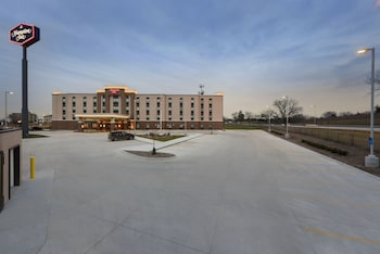 hampton inn lincoln airport