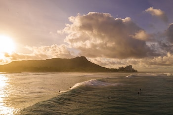 the ritz carlton residences waikiki beach