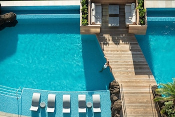 the ritz carlton residences waikiki beach