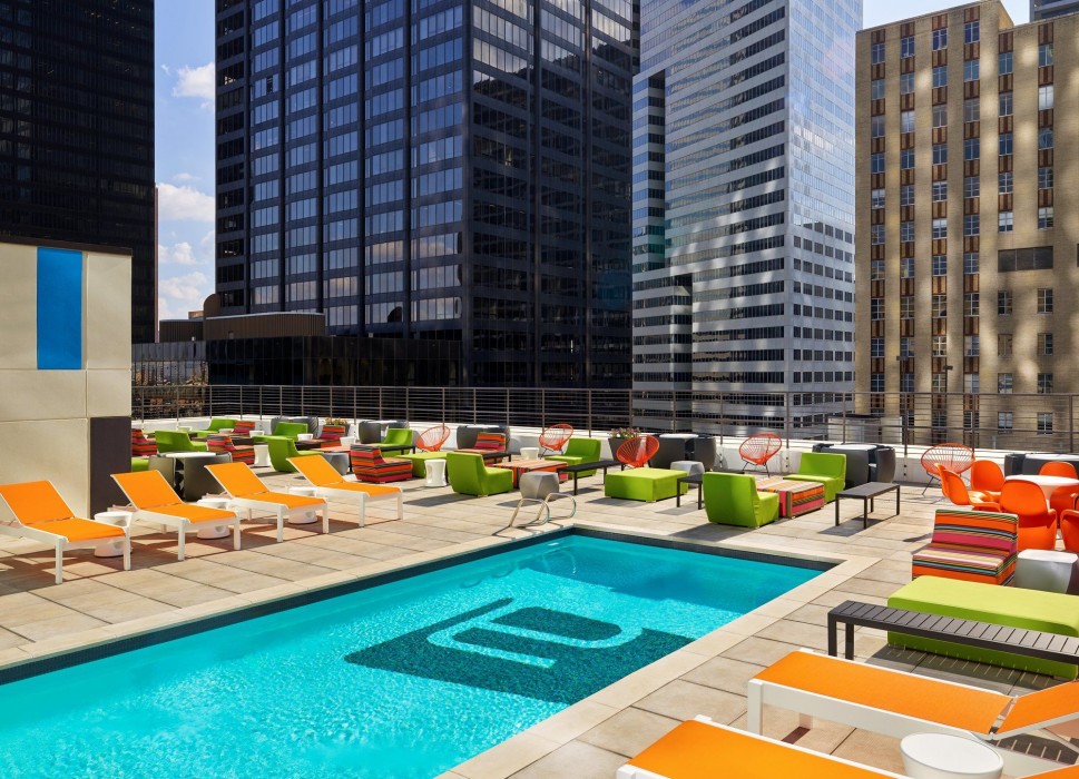 aloft houston downtown