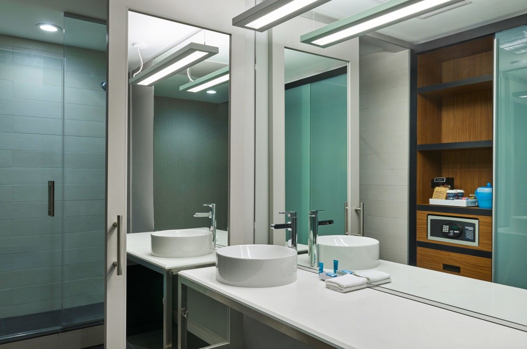 aloft houston downtown