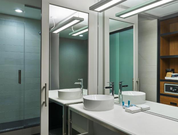 aloft houston downtown