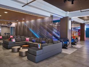 aloft houston downtown