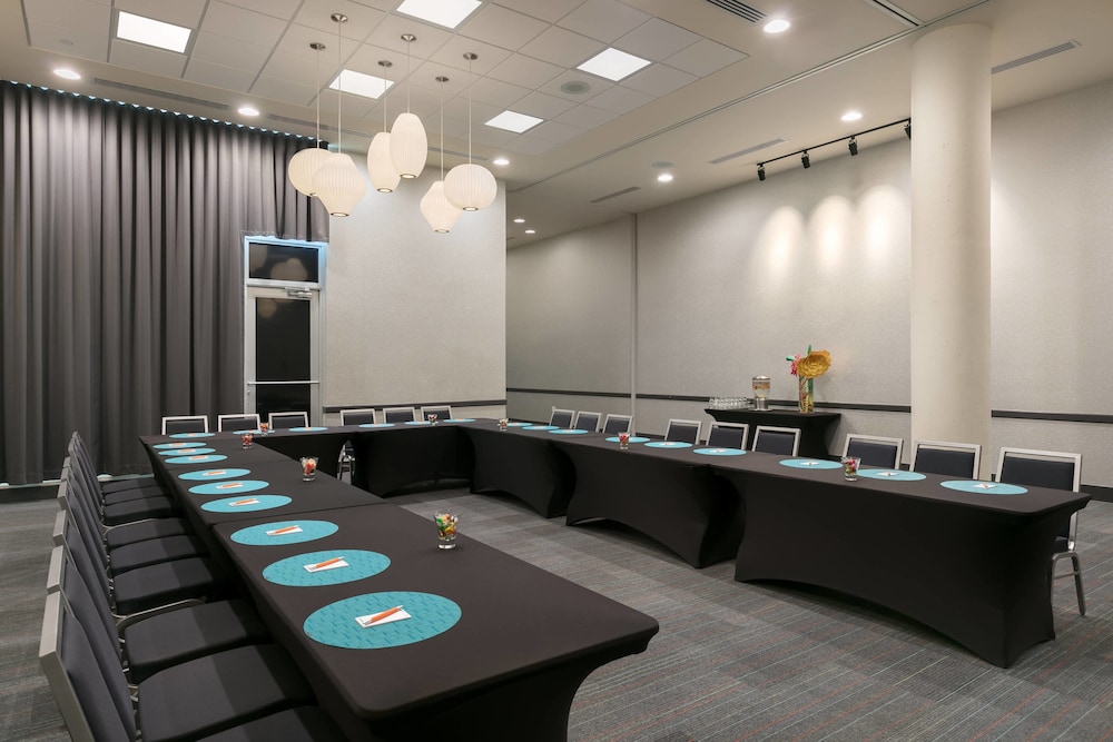 aloft sarasota