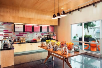 aloft sarasota