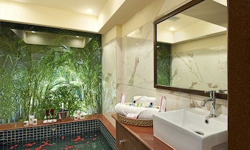 manas resort with petting zoo