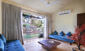 manas resort with petting zoo