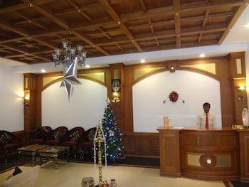 hotel seasons thekkady