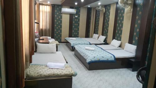 Hotel Regard,Varuna Bridge,3 star