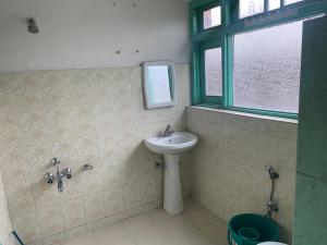 Hotel Embassy ,Dalgate,3 star