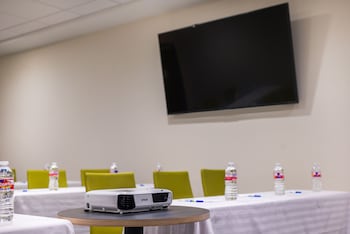 Holiday Inn Express & Suites Fort Worth West By Ihg,White Settlement>>Fort Worth,3 star
