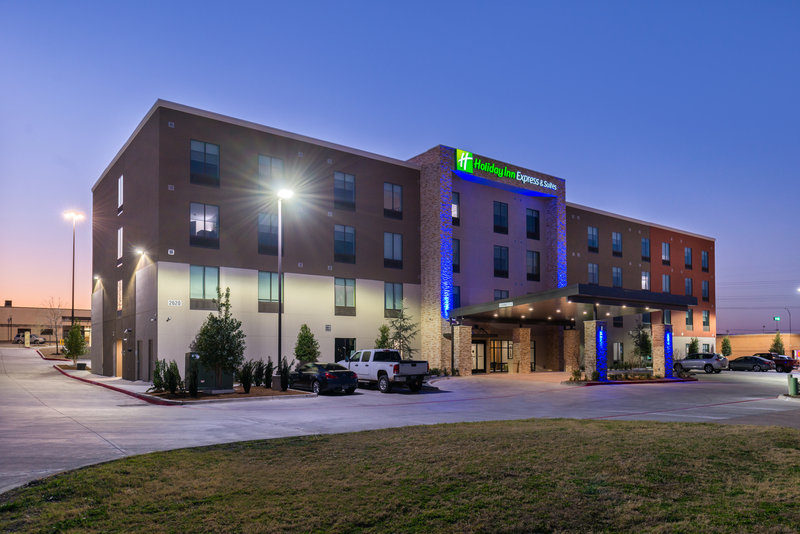 Holiday Inn Express And Suites Fort Worth West