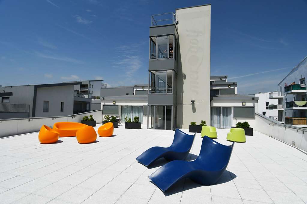 appart hotel mer and golf city bassins a flot