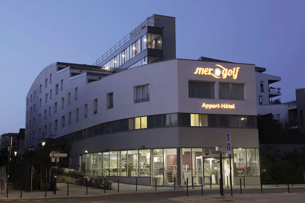 appart hotel mer and golf city bassins a flot