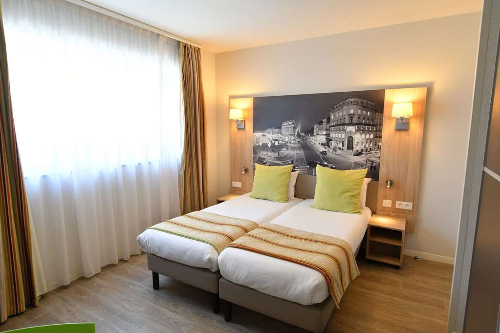 appart hotel mer and golf city bassins a flot