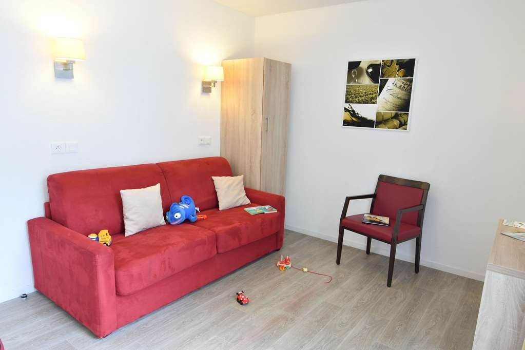 appart hotel mer and golf city bassins a flot