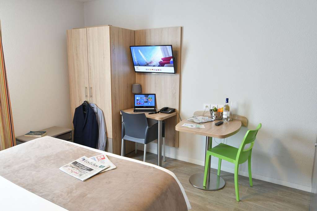 appart hotel mer and golf city bassins a flot