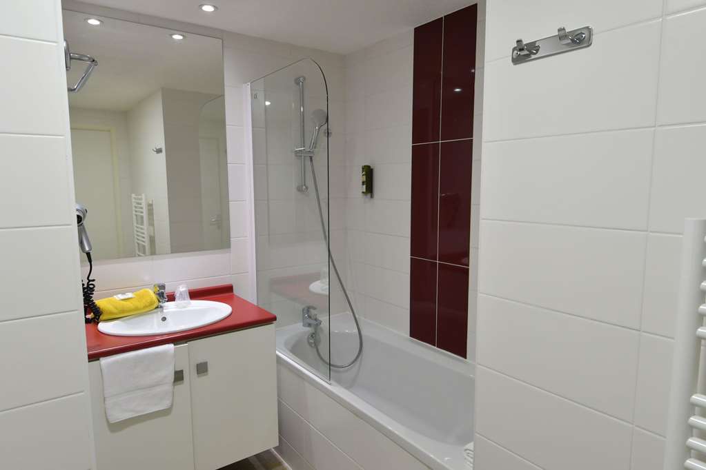 appart hotel mer and golf city bassins a flot