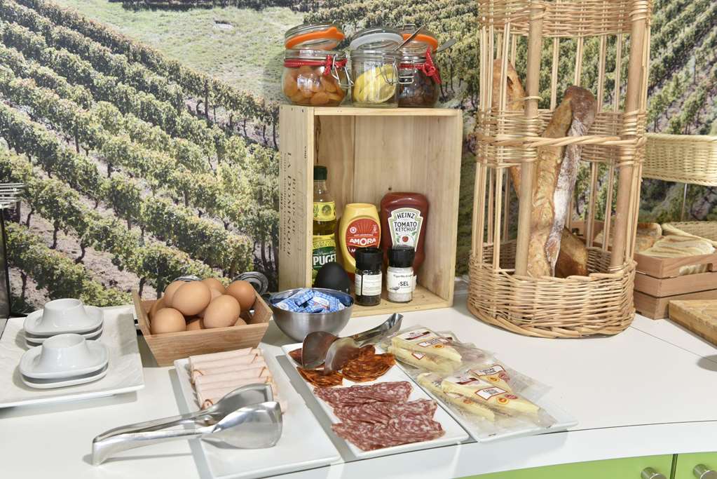 appart hotel mer and golf city bassins a flot