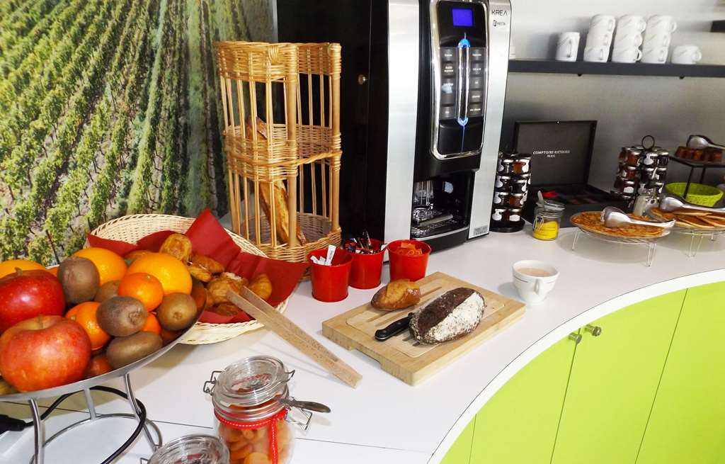 appart hotel mer and golf city bassins a flot