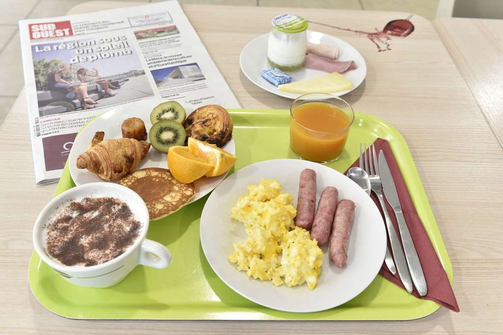 appart hotel mer and golf city bassins a flot