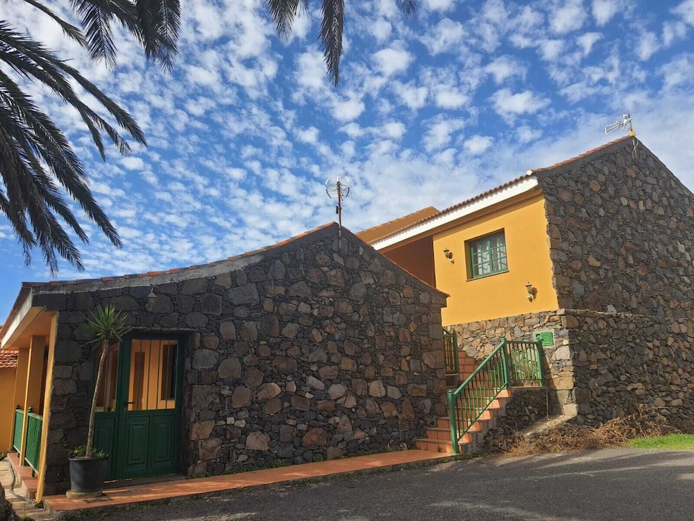 casas rurales amparo las hayas