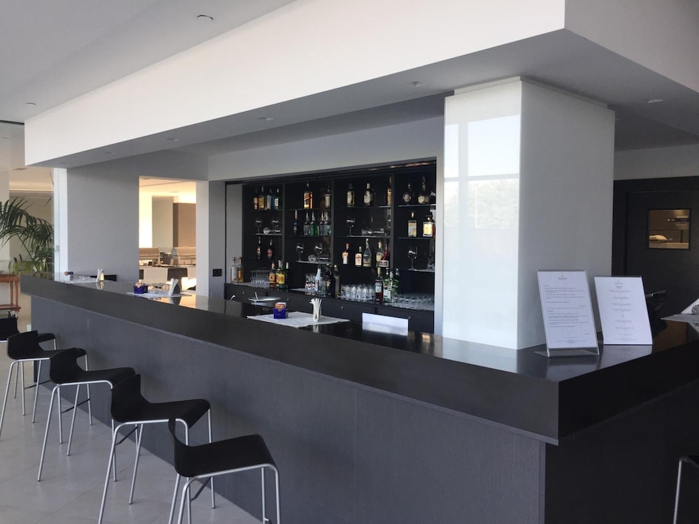 inn naples airport