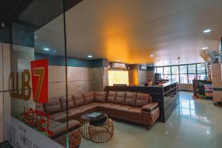 club 7 hotel