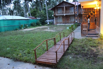 aparupa sands marina beach resort