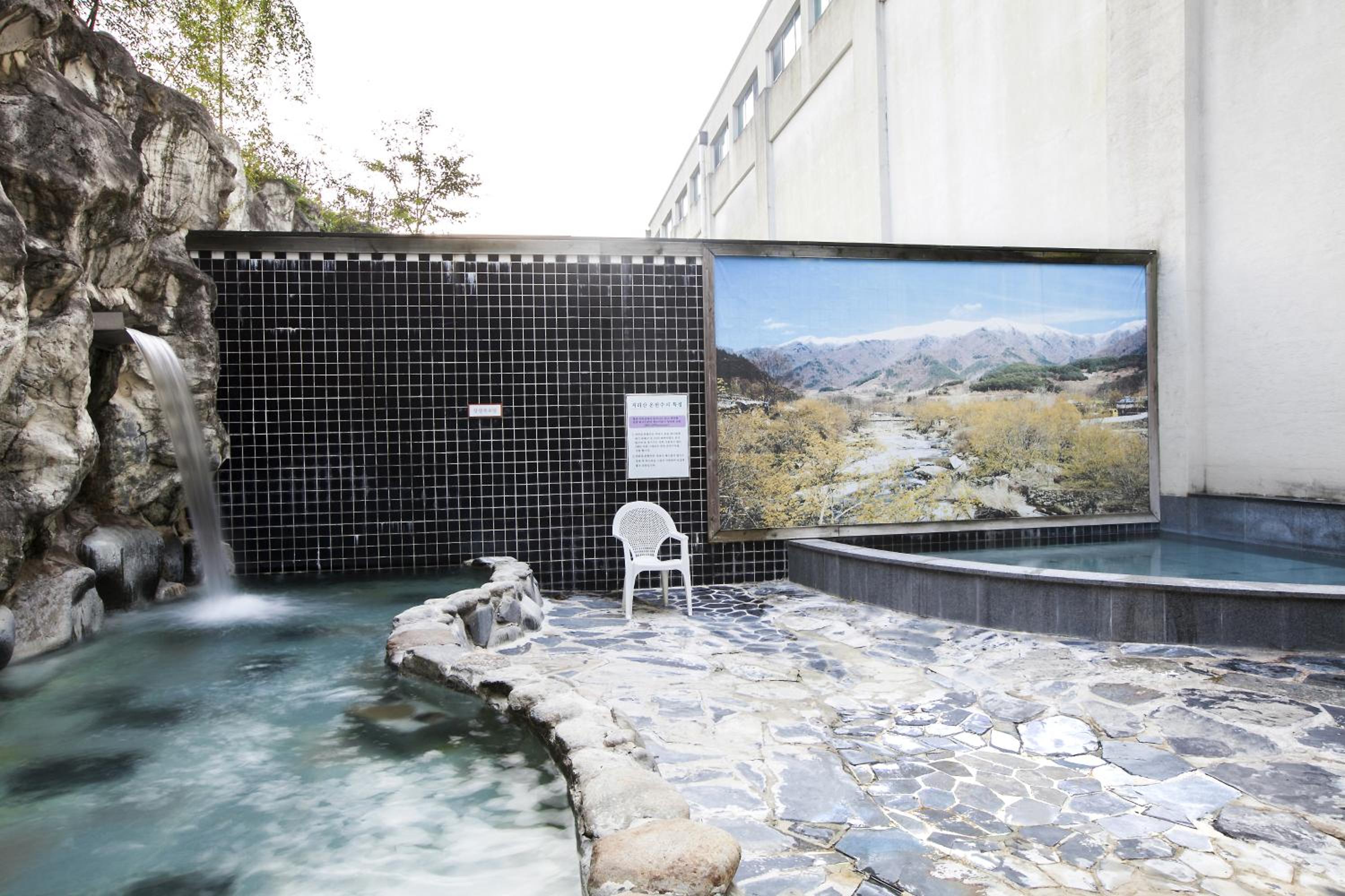 the k jirisan family hotel