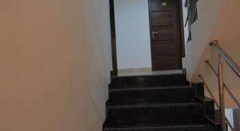 hotel krishna avtar stay inn