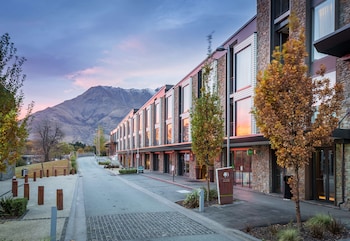 doubletree by hilton queenstown