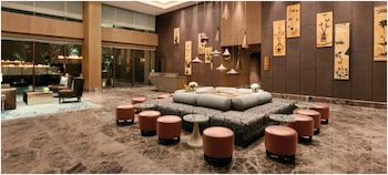 the leela ambience convention hotel delhi