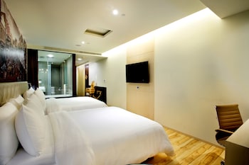 fx hotel tainan minsheng road branch
