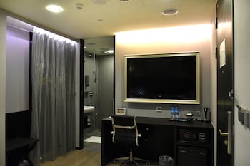 fx hotel tainan minsheng road branch