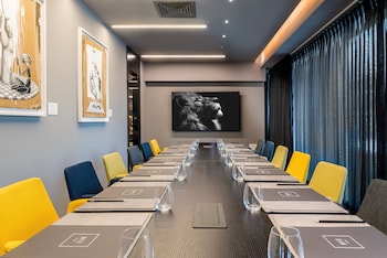 nyx tel aviv