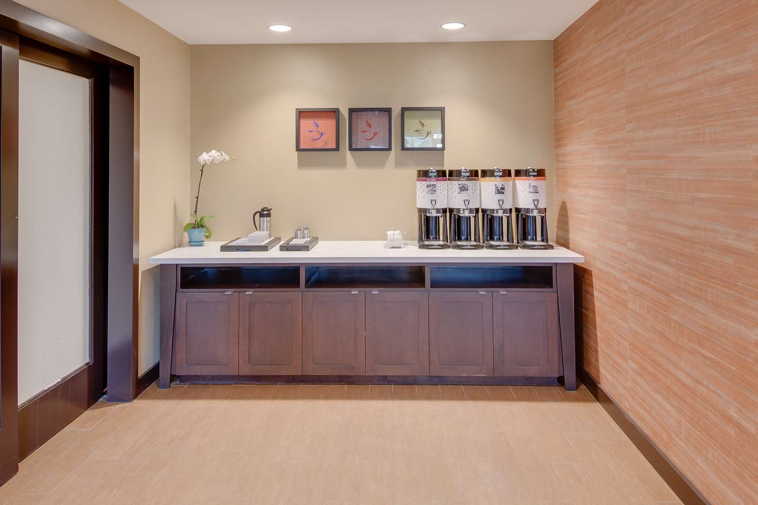 hampton inn and suites los angeles glendale