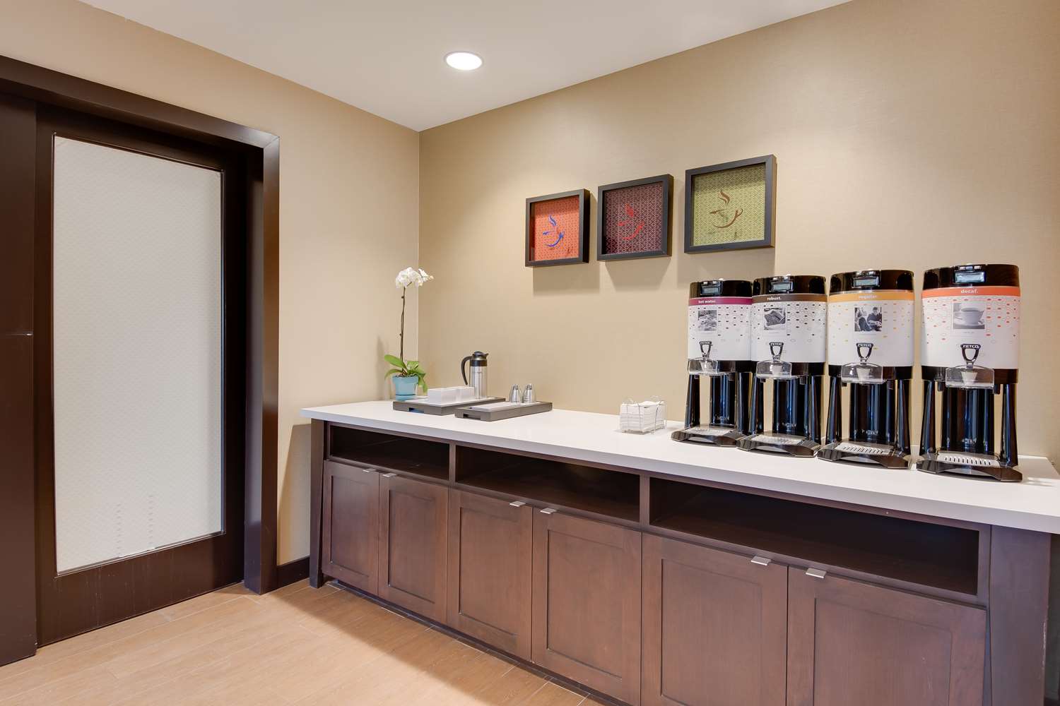 hampton inn and suites los angeles glendale