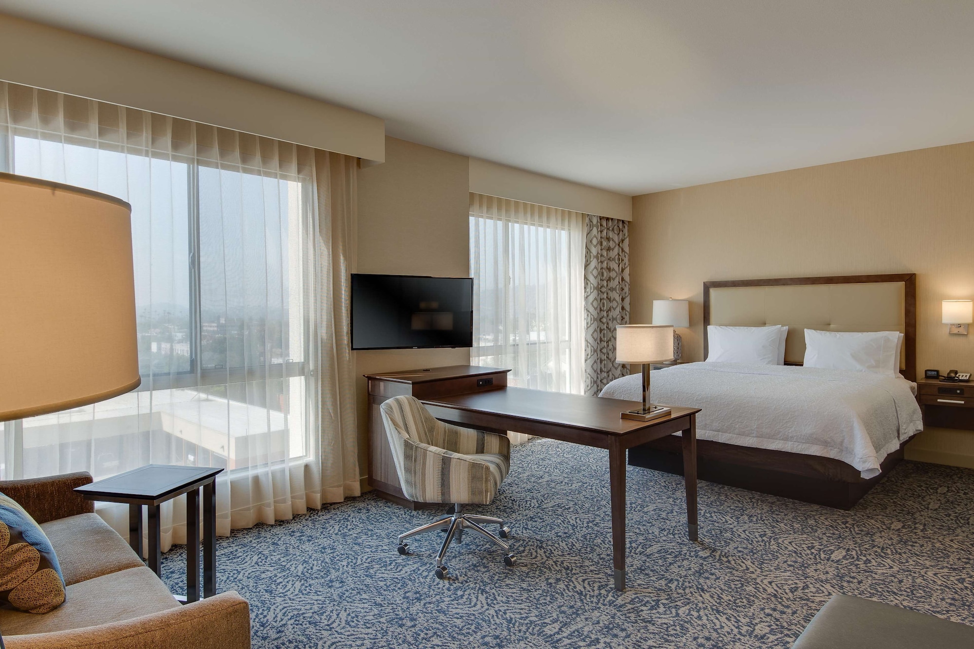 hampton inn and suites los angeles glendale