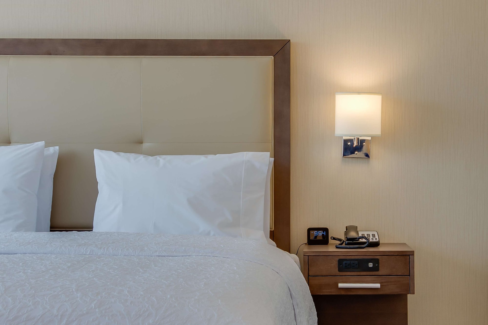 hampton inn and suites los angeles glendale