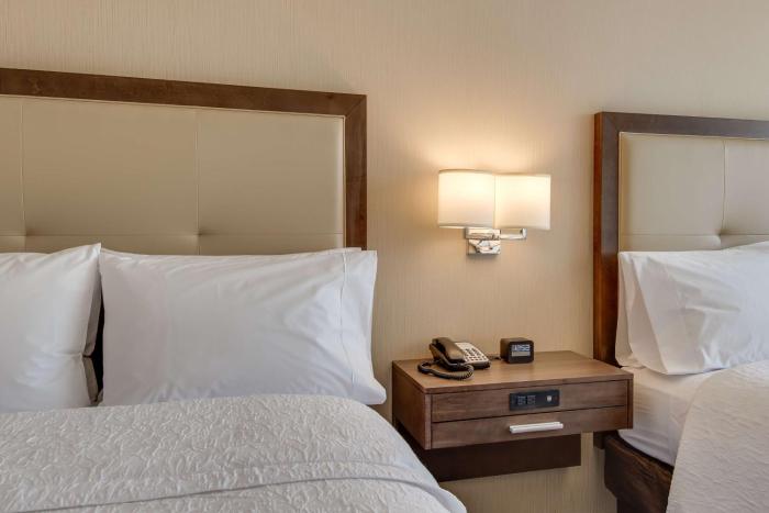 hampton inn and suites los angeles glendale